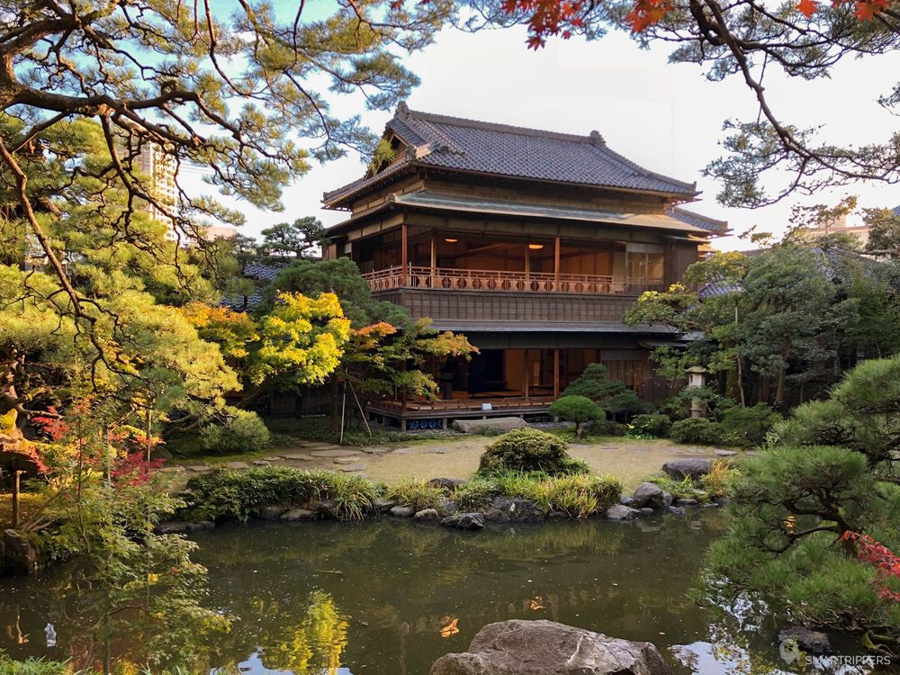 La Saitou Villa au milieu de son jardin.