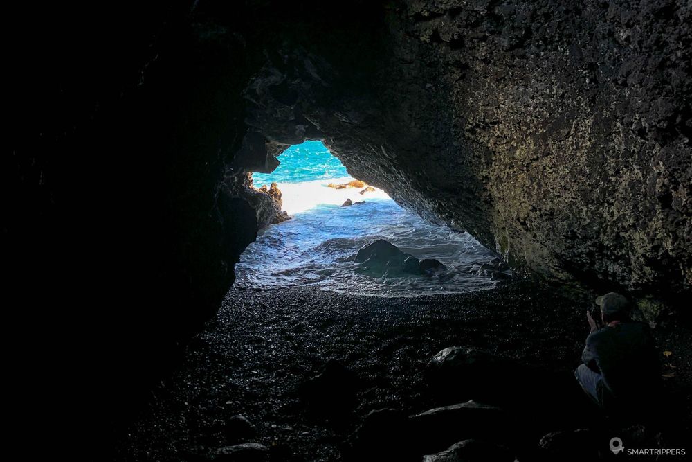 A l'intérieur de la petite caverne
